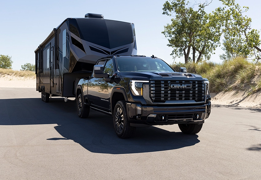 sierra 2500hd towing large 5th wheeler trailer